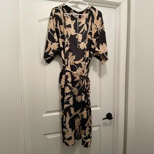 Maison Du Soir Tops Maison Du Soir Black Floral Kimono Robe